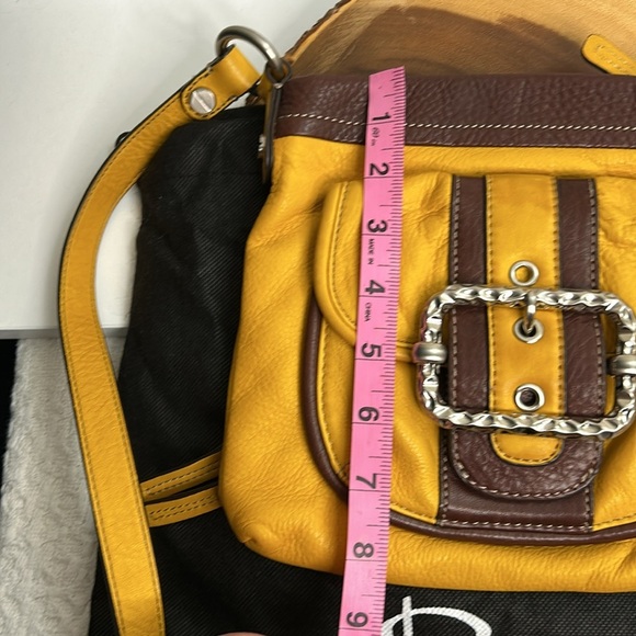 B. Makowsky Yellow and Brown cheetah print interior Crossbody purse w/dust bag - Picture 8 of 13